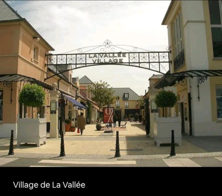 Sweet Appartement Disneyland Paris Parking 300M Station Val D'Europe シェシー エクステリア 写真